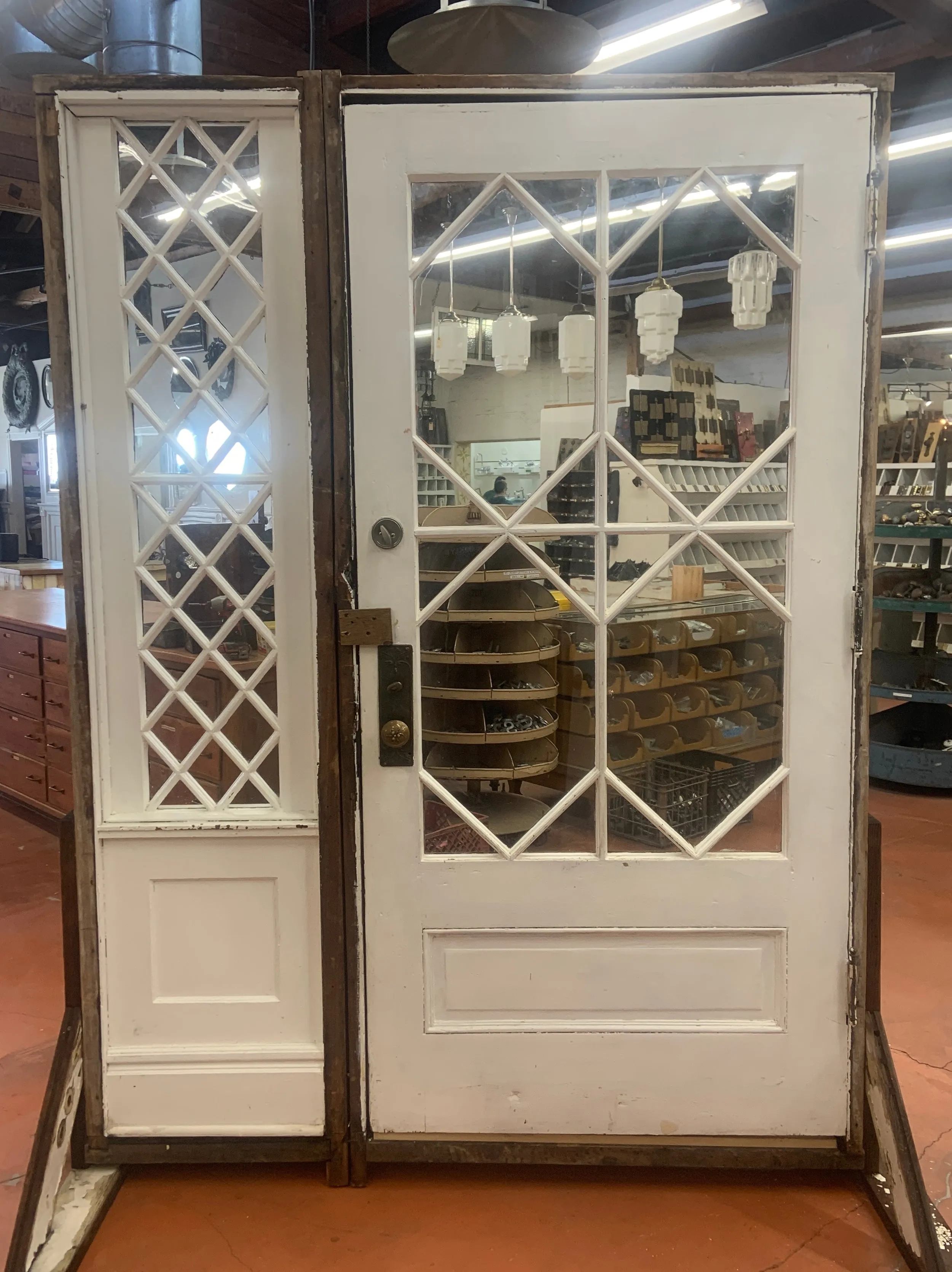 Entry Lattice style front door w/ side light (XD-97)