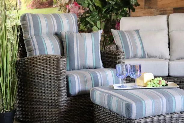 EUREKA 4 PIECE SEATING SET - Love Seat, 2 Swivel Gliders and Coffee Table