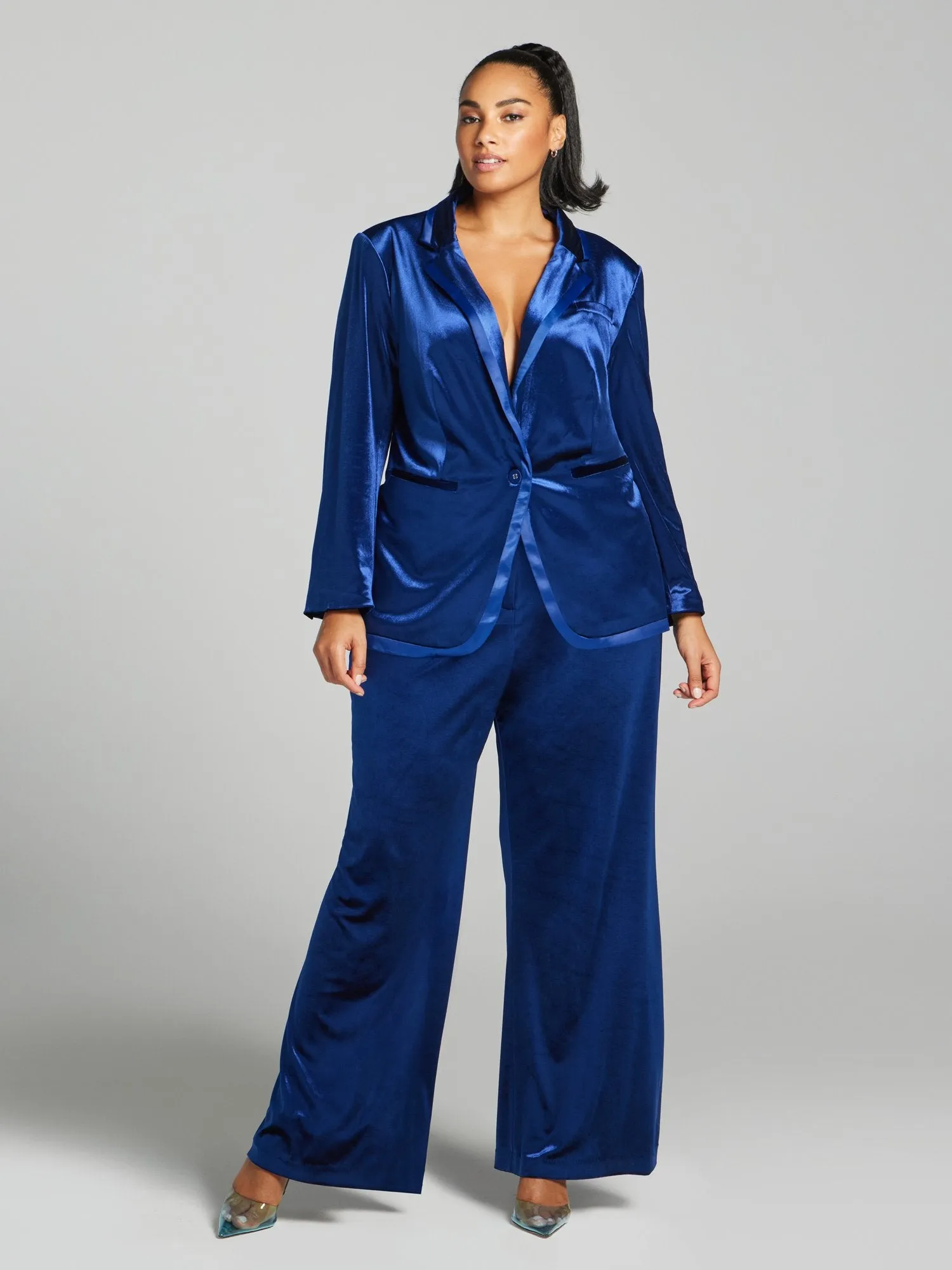 Neve Velvet Blazer