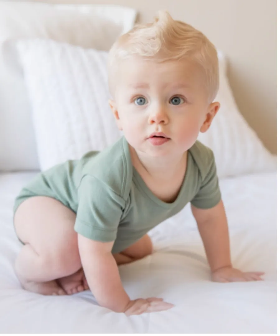 Organic Short-Sleeved Body Suit in Clay