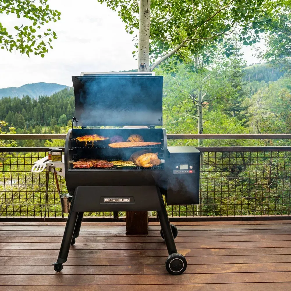 Traeger Ironwood 885